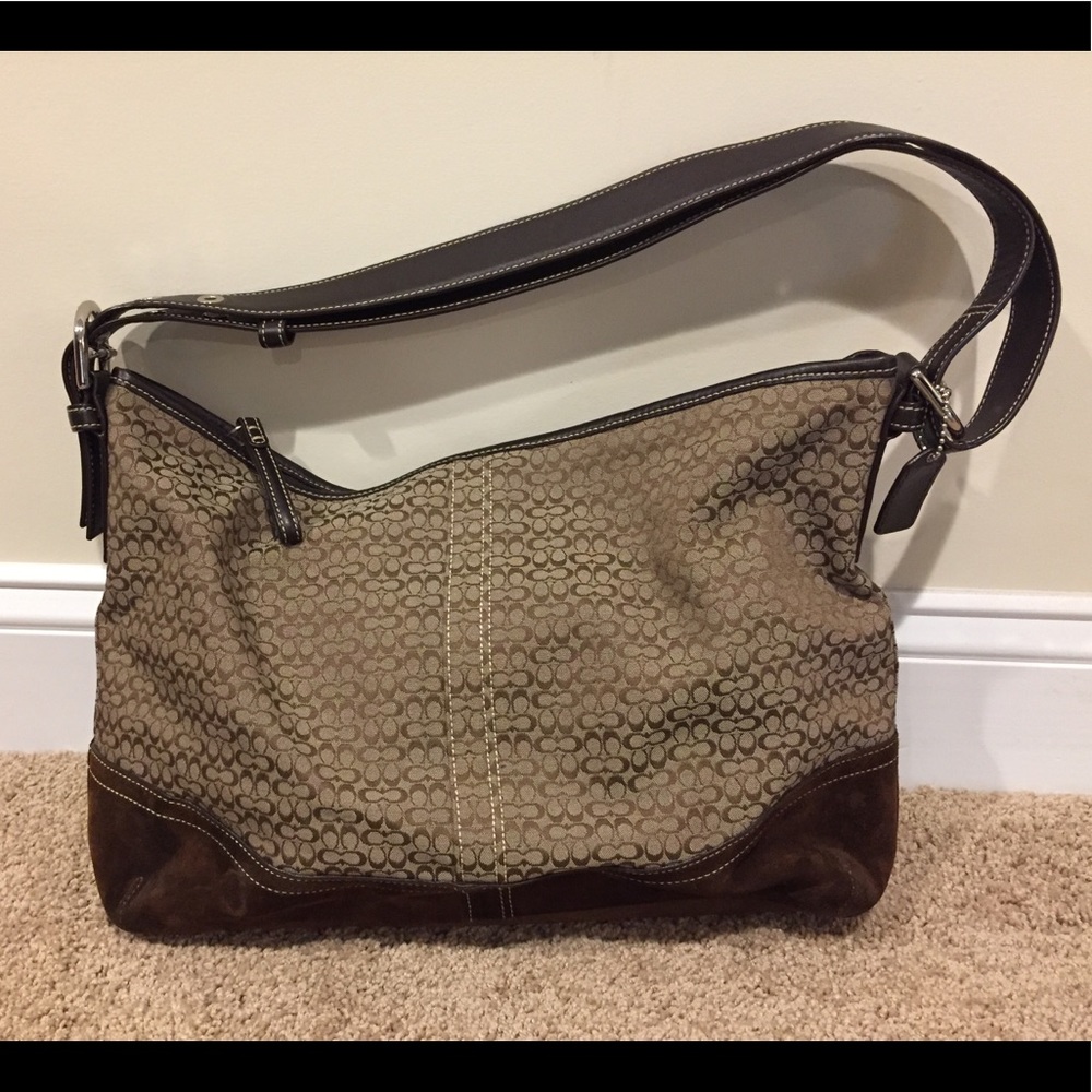 Coach Fabric and Suede Bottom Shoulder Bag 💙💕